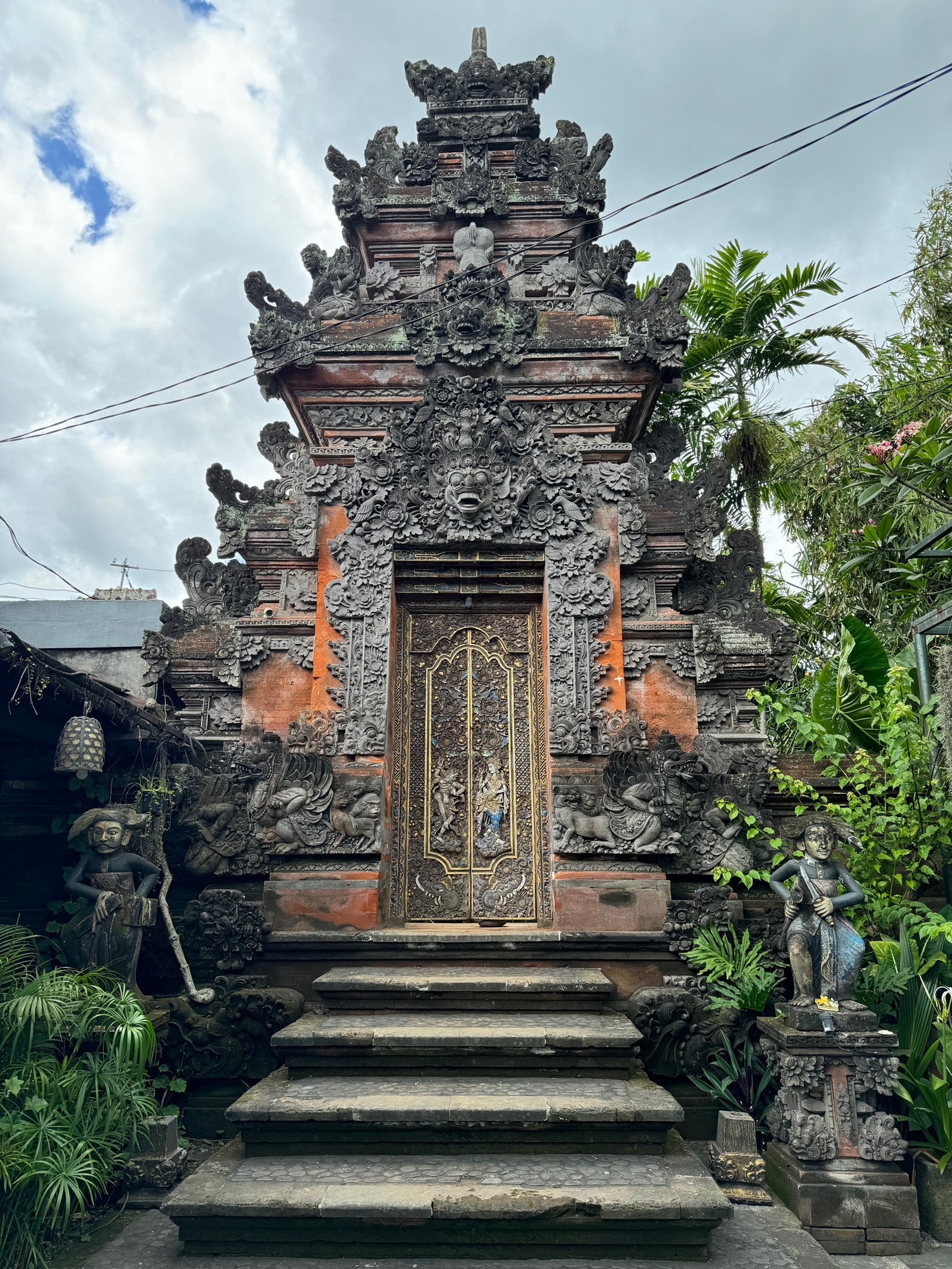 LE PERLE DELL'INDONESIA: SULAWESI, GIAVA E BALI Kel 12 Cultura